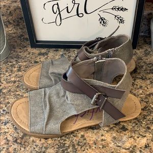 Women’s sandal